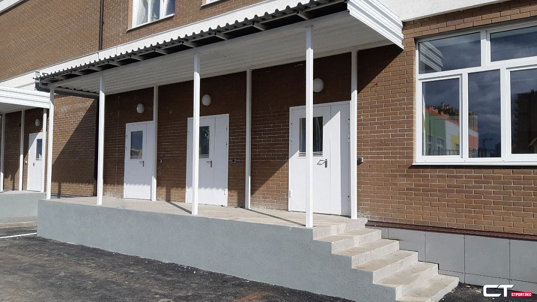 ДПМ-2 EIS60 300х600мм Антипаника с фрамугой и накладкой из алюминия